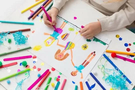 🌟 А вы знали, что в КЦ «Московский» есть студия, где дети начинают рисовать с 4 лет?

📍 КЦ «Москов