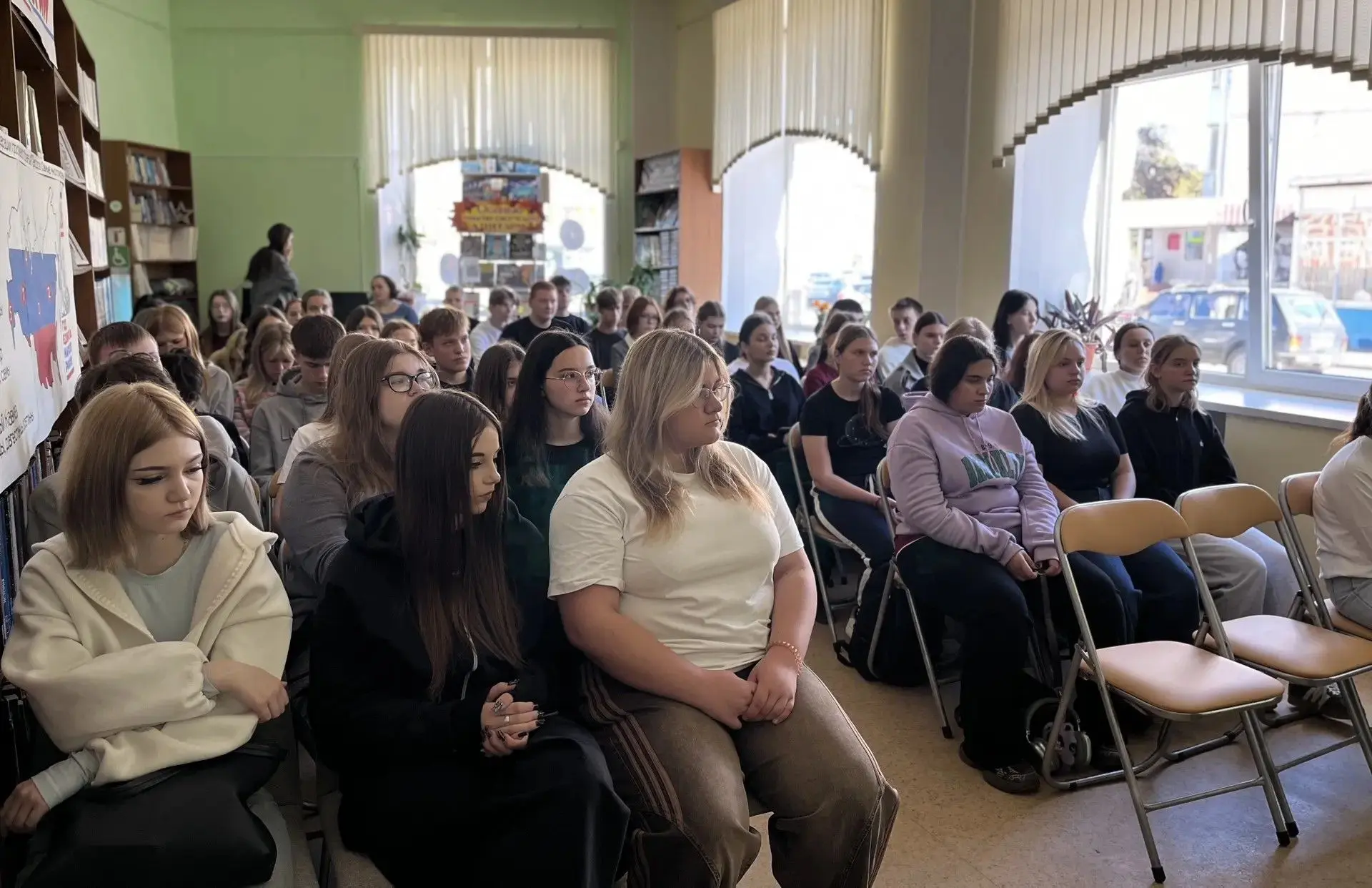 В Орловской детской библиотеке им. М. М. Пришвина прошел урок мужества для первокурсник...