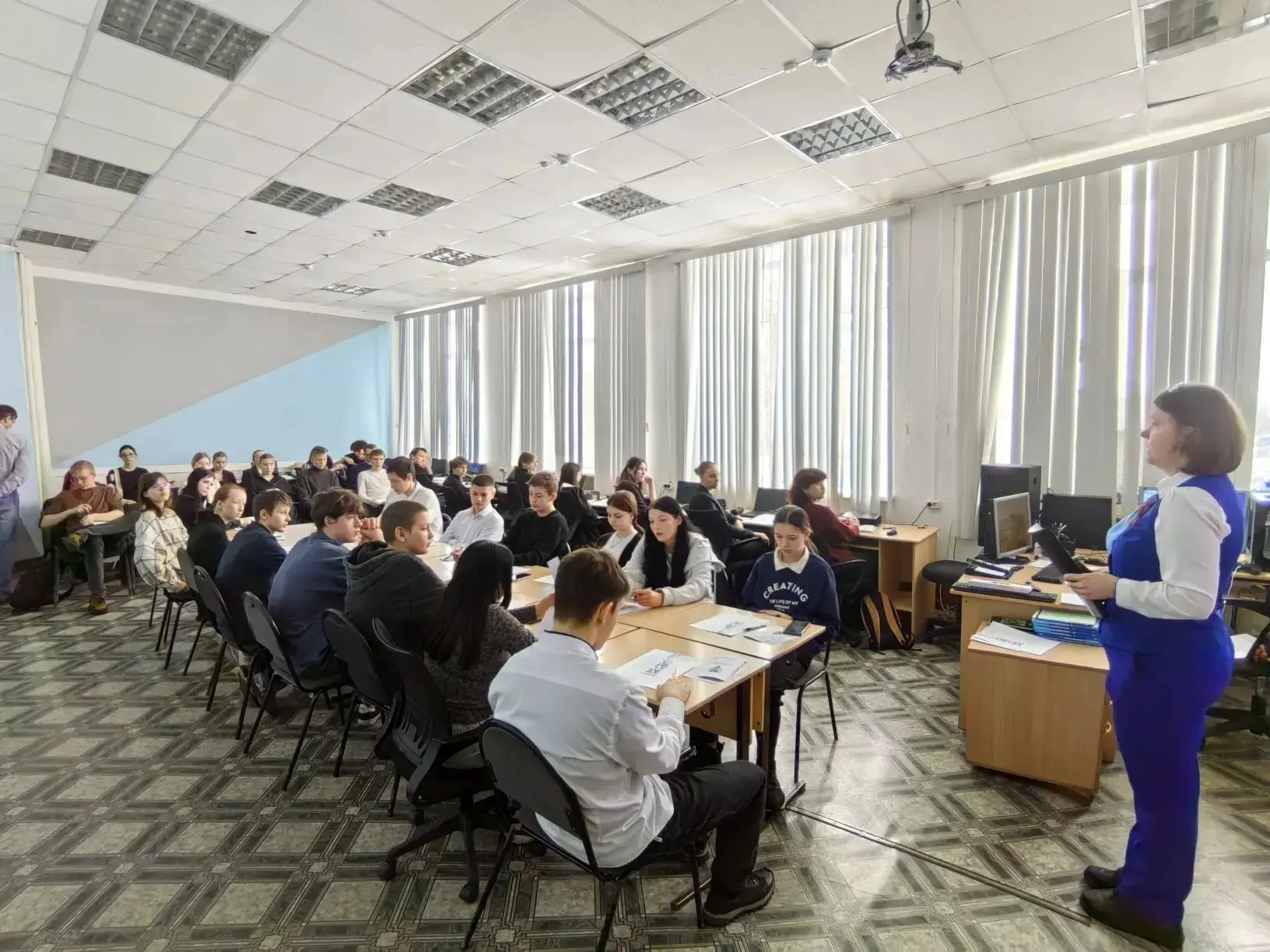 Школьники Новоалександровской школы узнали о профессиях будущего

#НовостиОтделов

В рамках акции «В