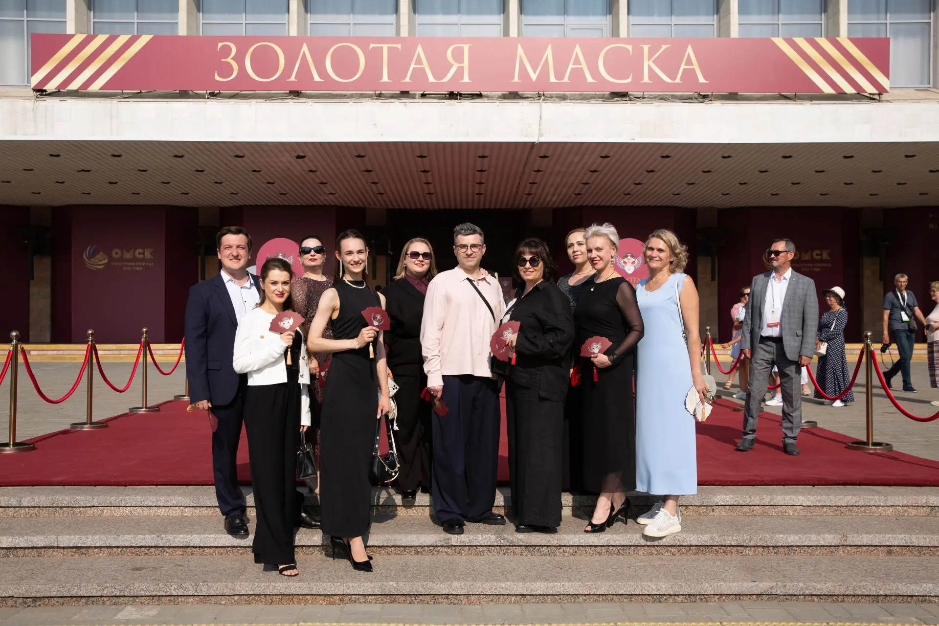 🤩 Звездные моменты награждения нашего театра в фотографиях Марии Верес🔥

📸 Больше фото в альбомчи