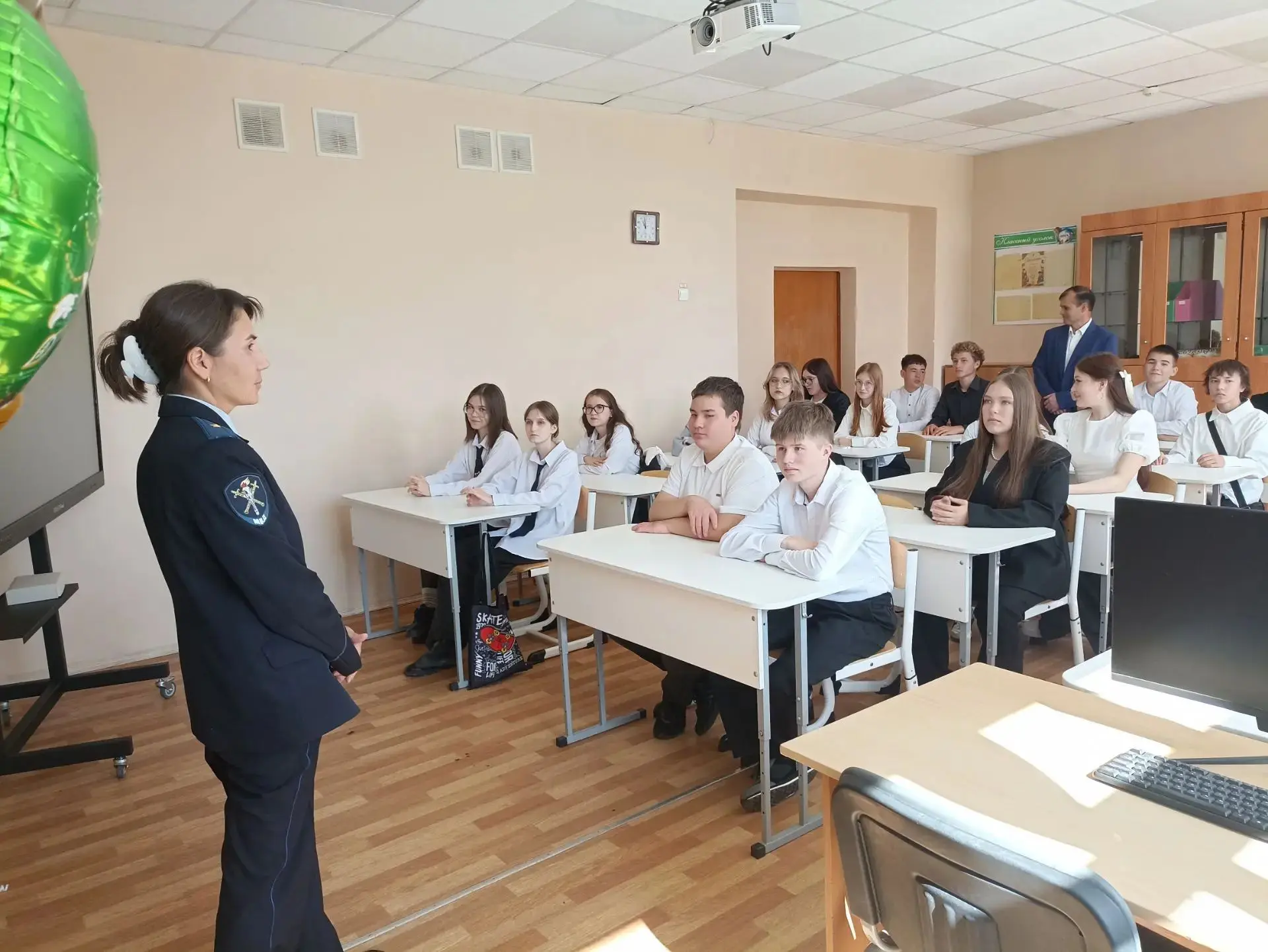 💫 БЕЗОПАСНОСТЬ В ПРИОРИТЕТЕ: ПРОФИЛАКТИКА ПРАВОНАРУШЕНИЙ И КИБЕРУГРОЗ С ПЕРВЫХ ДНЕЙ УЧЁБЫ