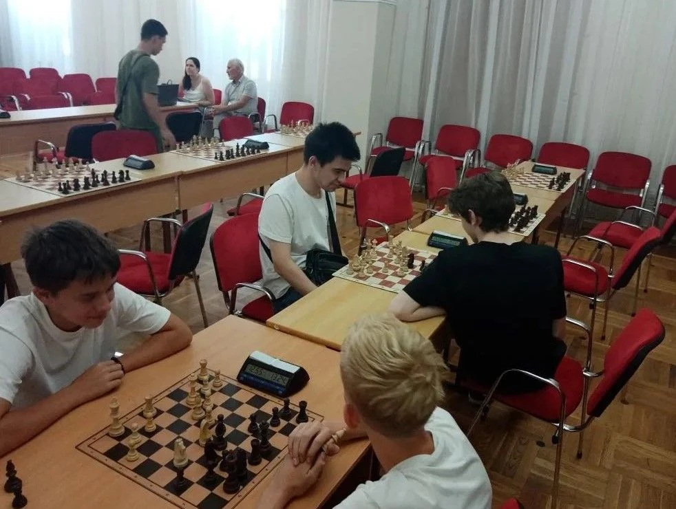 ♟️Шахматные баталии на берегу Азовского моря: наши ребята побывали в Таганроге!