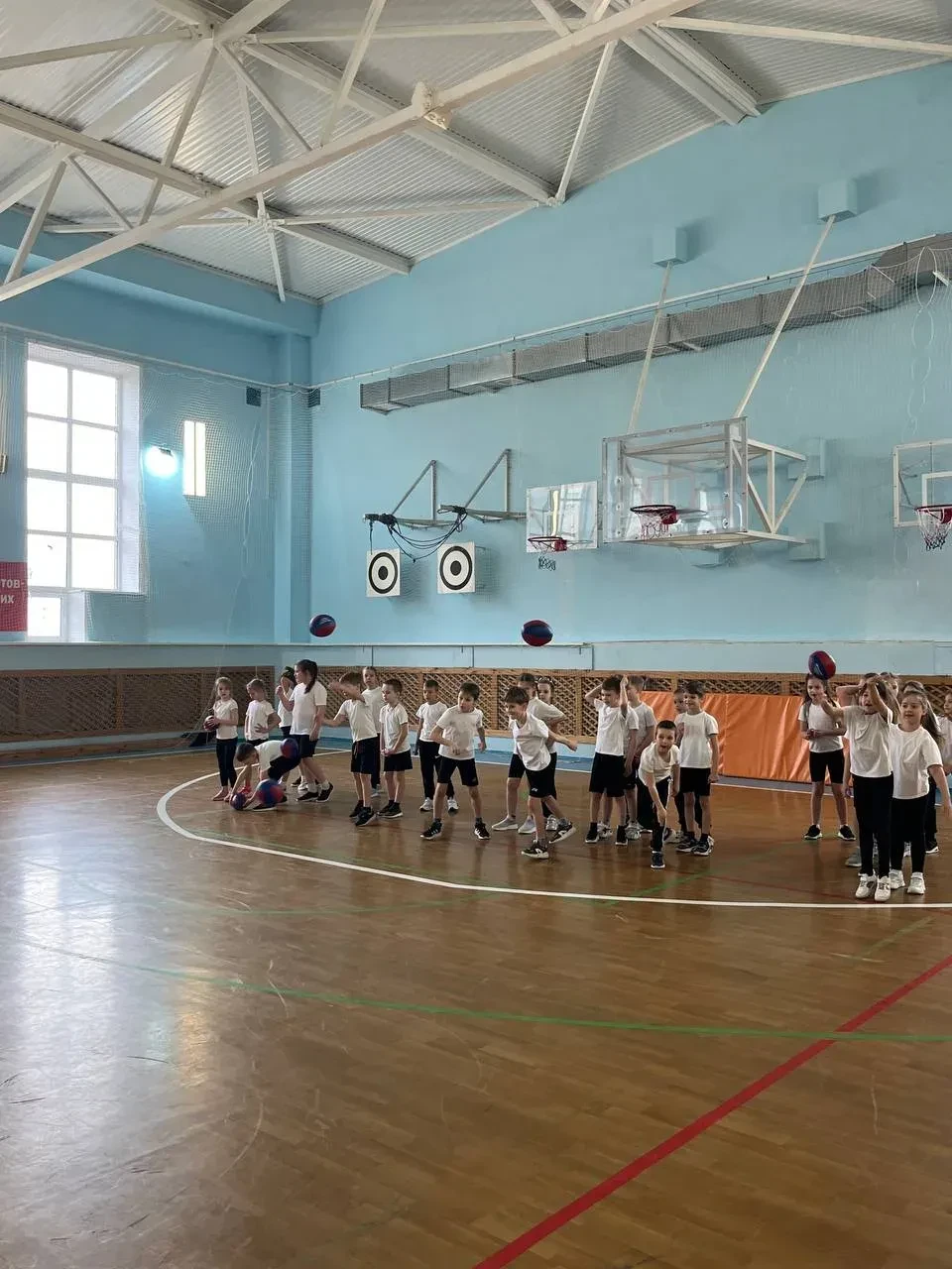 Сегодня — Всемирный день здоровья и спорта! 🏃‍♂🍎В честь этого праздника для наших самых маленьких че