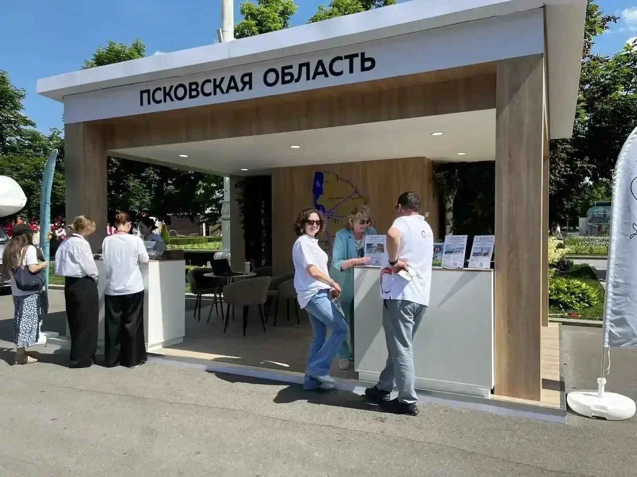 Псковская область представляет туристические возможности на форуме "Путешествуй!" в Москве на ВДНХ.
