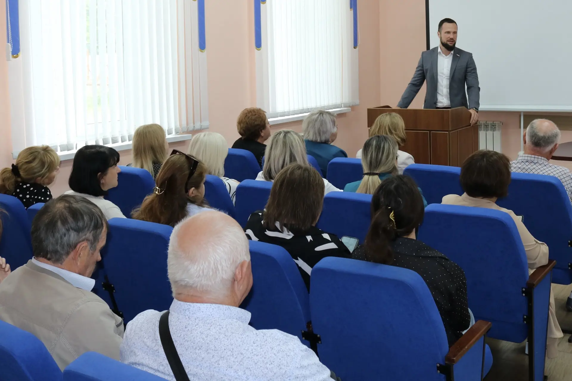 🇷🇺На минувшей неделе встретился с главами поселений, депутатами и сотрудниками админи...