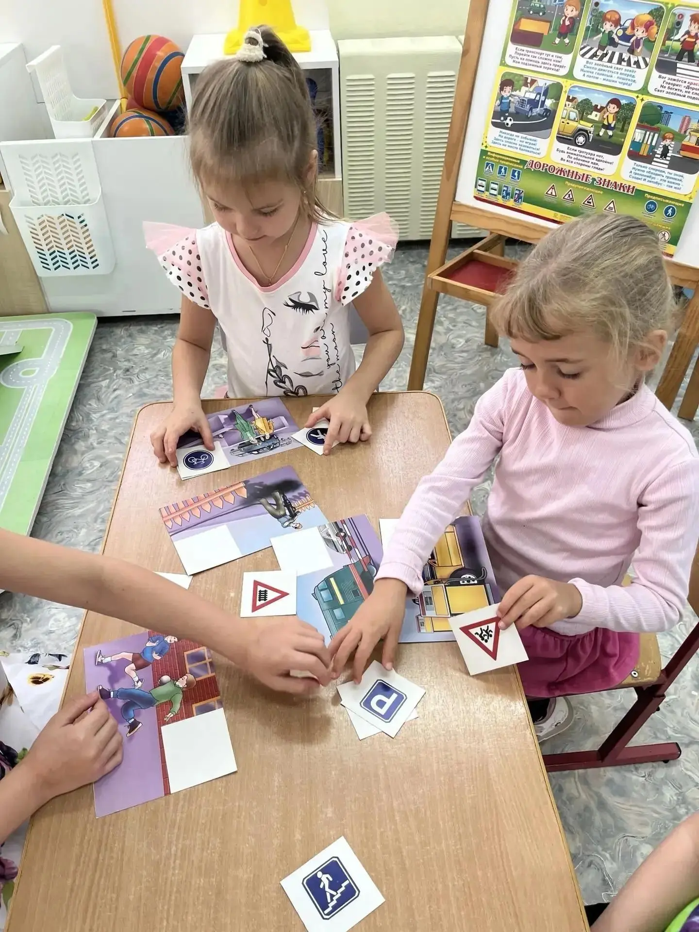 С каждым годом интенсивность движения транспорта на дорогах возрастает, а вместе с этим...
