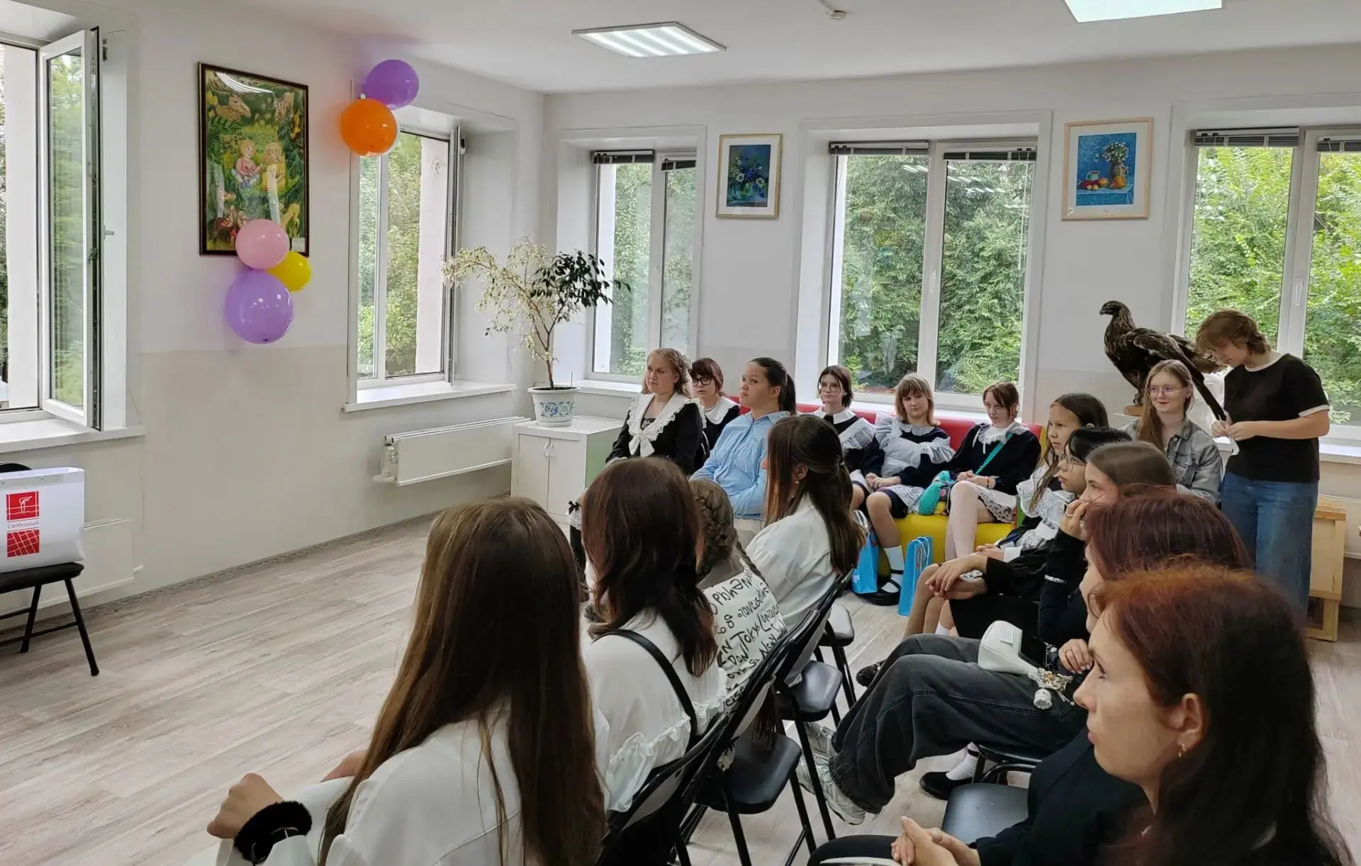 Торжественная линейка на отделении изобразительного искусства дала официальный старт но...
