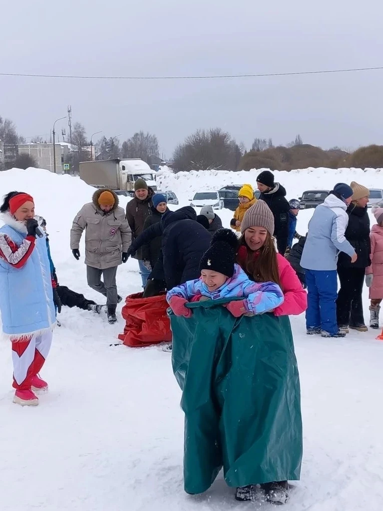🌷 3 "В" отметил праздники День защитников Отечества и 8 Марта дружно и весело.  Ребята и родители в 
