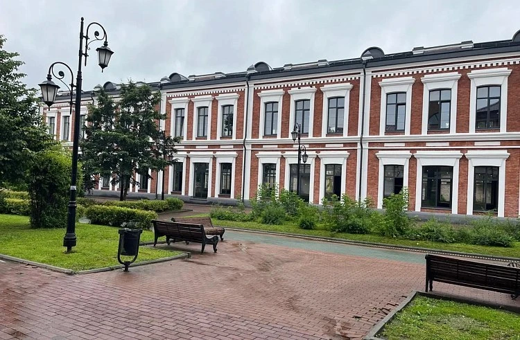 В Уссурийске завершили реставрацию объекта культурного наследия — доходного дома на ули...