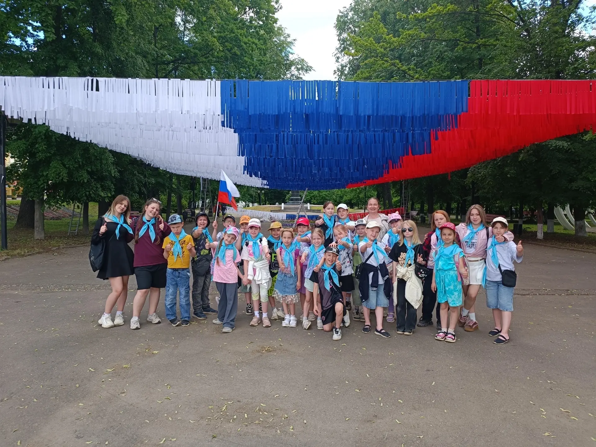 ДШЛ «Страна счастливых детей»🎠

✅ День седьмой

Утро в нашем лагере начинается с зарядки, которая з