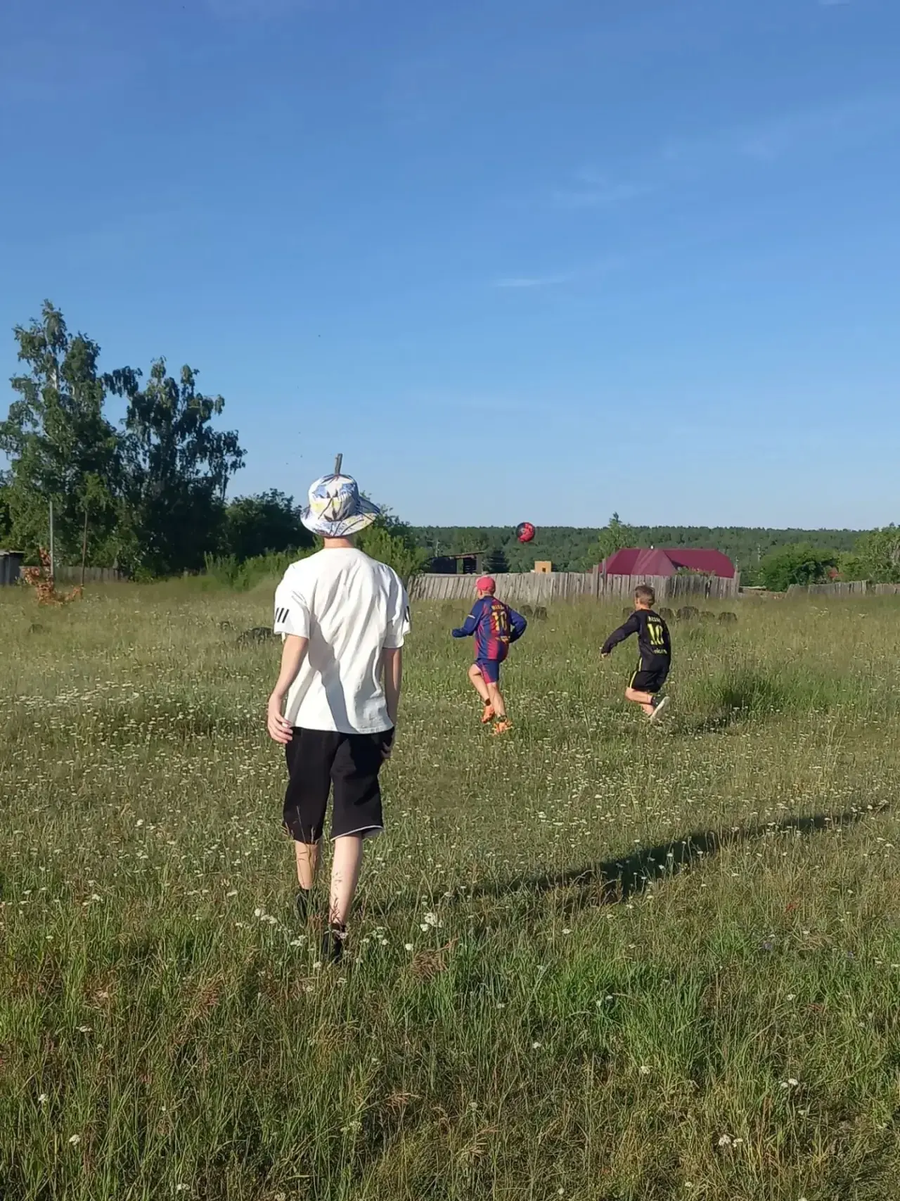 Лето — время спорта! 💪 

⚽️Каждое лето для учащихся Чеботарихинской школы становится по-настоящему 