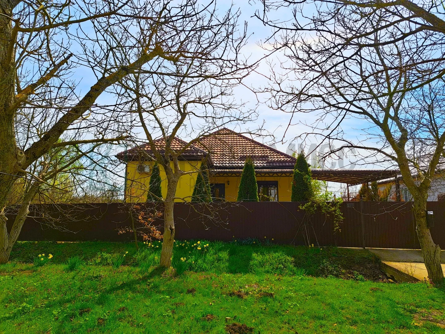 🏠 ID 133900937 Адрес: Краснодарский край, Северский р-н, п.г.т. Ильский  📍 Просторный кирпичный дом 