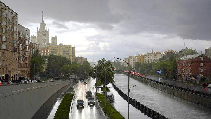 🌦 Доброе утро, соседи!

Сегодня воздух прогреется до +19…+22°C. Ожидаются кратковременные дожди, ме