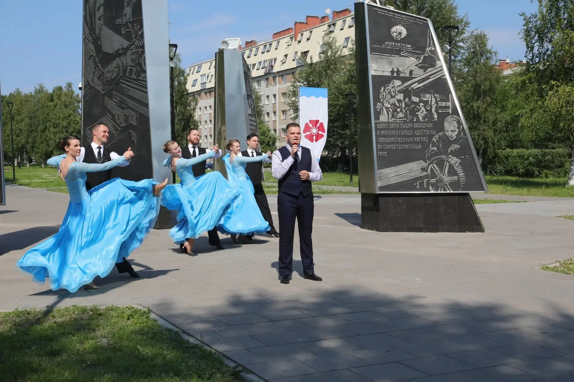 Сегодня свой 88-й день рождения отмечает наш добрый сосед и надежный партнер - город Северодвинск.

