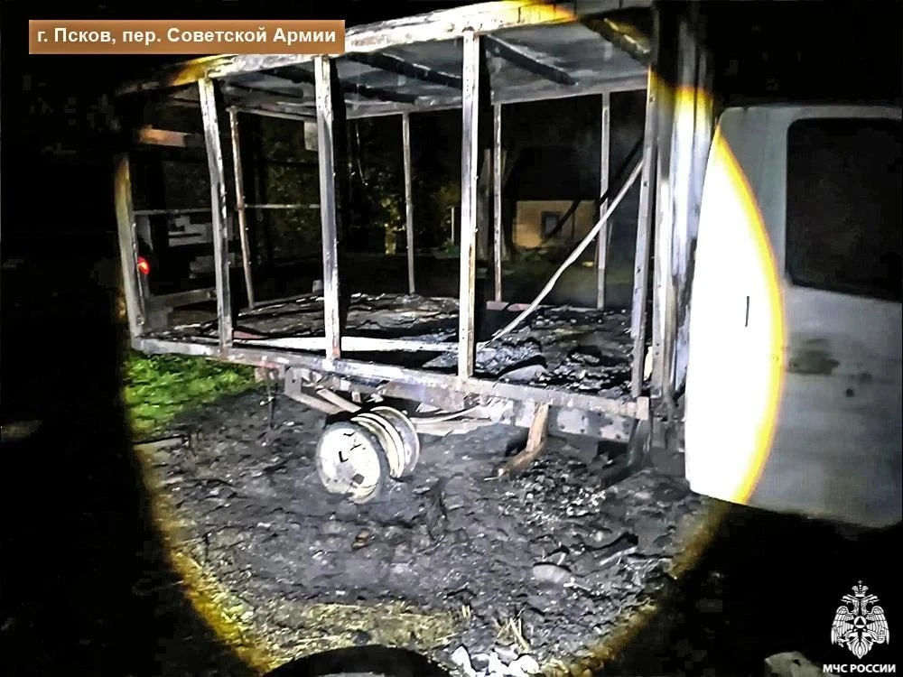 🚒 В Пскове подожгли автомобиль этой ночью