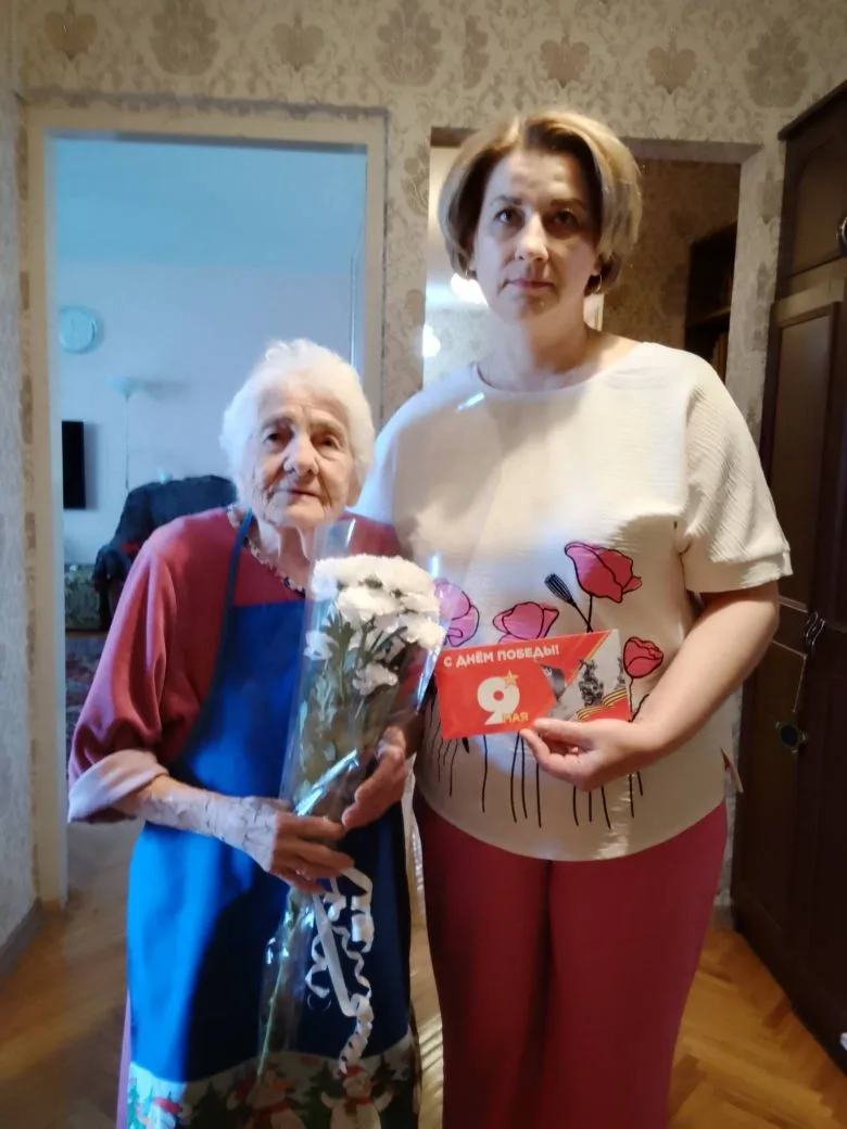 ✨Сердечные поздравления  🏡Накануне Дня Победы коллектив Ельнинского комплексного центра социального 