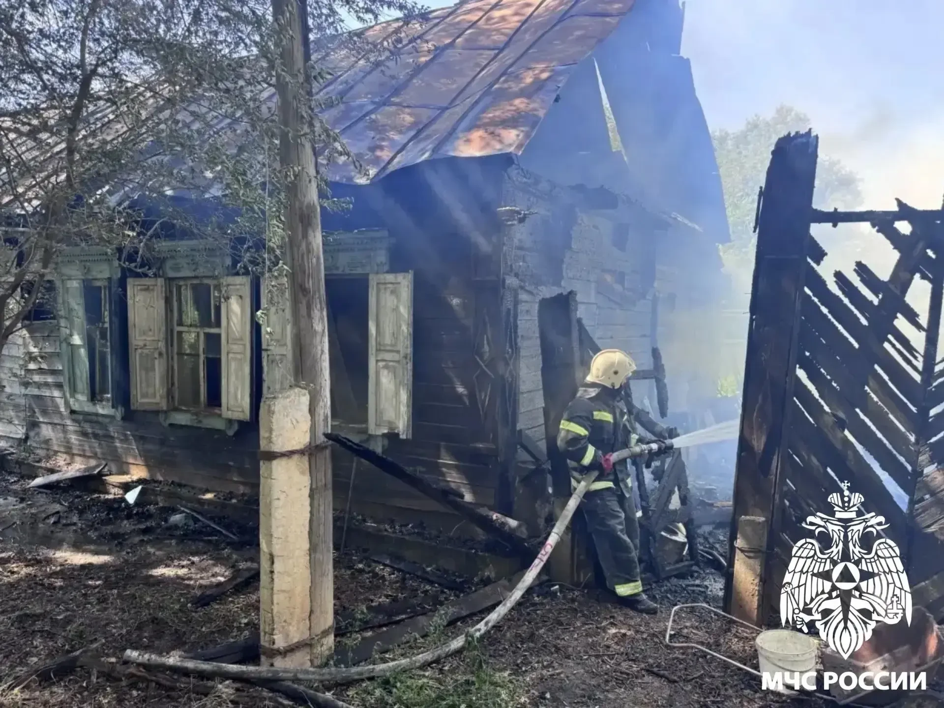 🔥Огнеборцы ликвидировали пожар в Трусовском районе

ЧП произошло по адресу г. Астрахань, ул. Балако