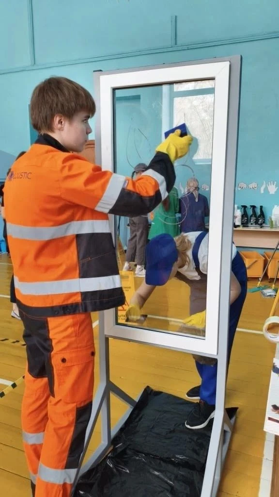 🧹Ступинский школьник стал призером областной олимпиады профмастерства в компетенции «Клининг»  Облас