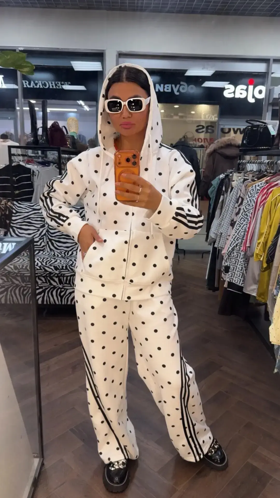 🔝 Этот стильный женский спортивный костюм Adidas Originals идеально подойдет для актив...