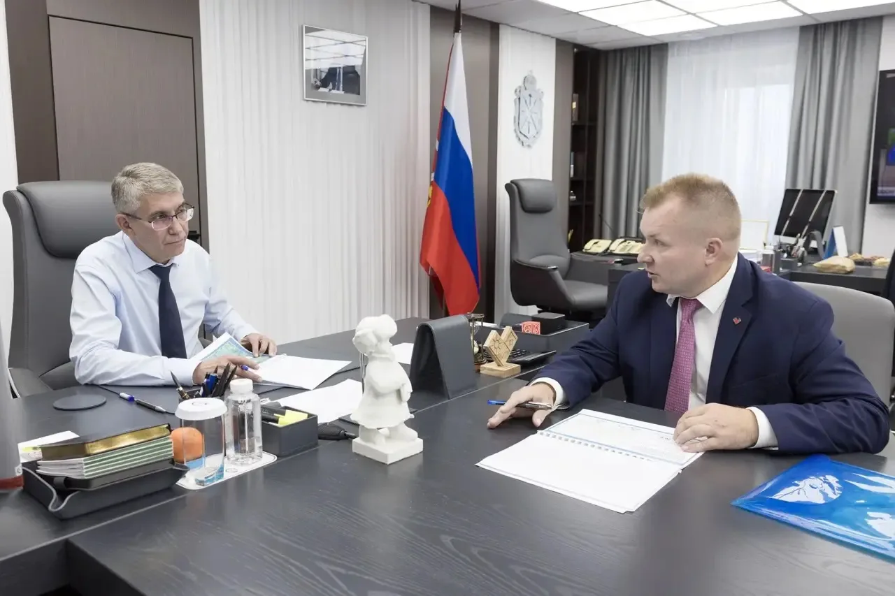 С генеральным директором Корпорации развития и поддержки Тульской области Сергеем Кирюх...