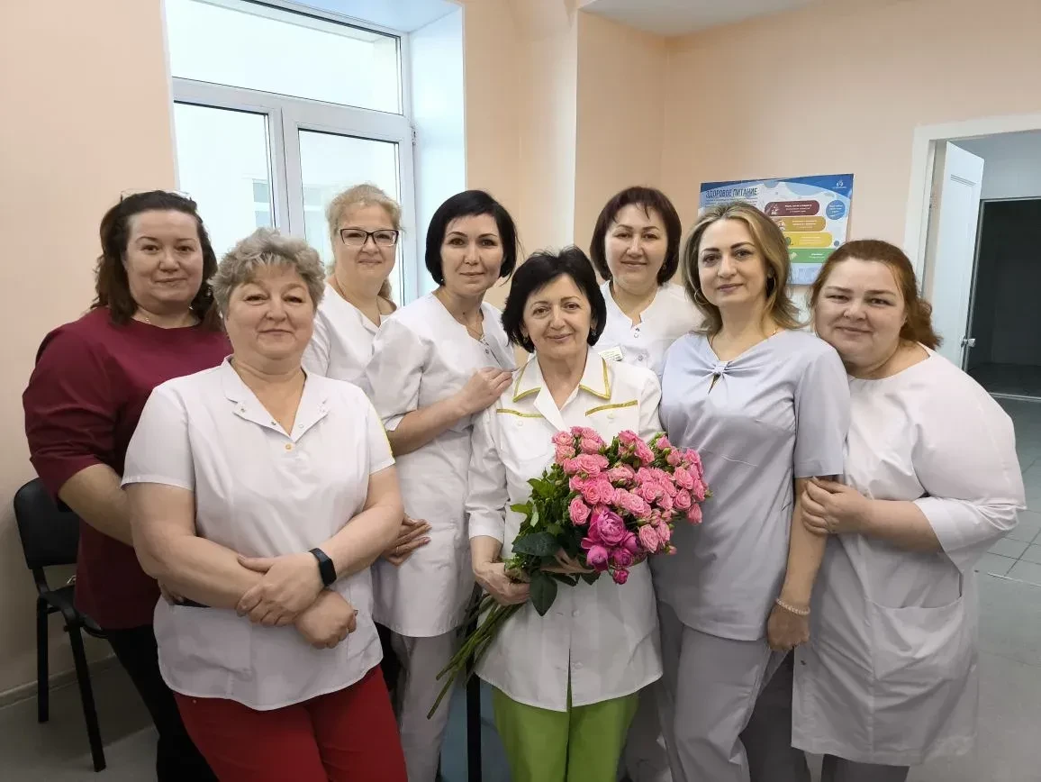 угим, потому что ваш опыт бесценен для молодого поколения. Молодёжи, в том числе своему...