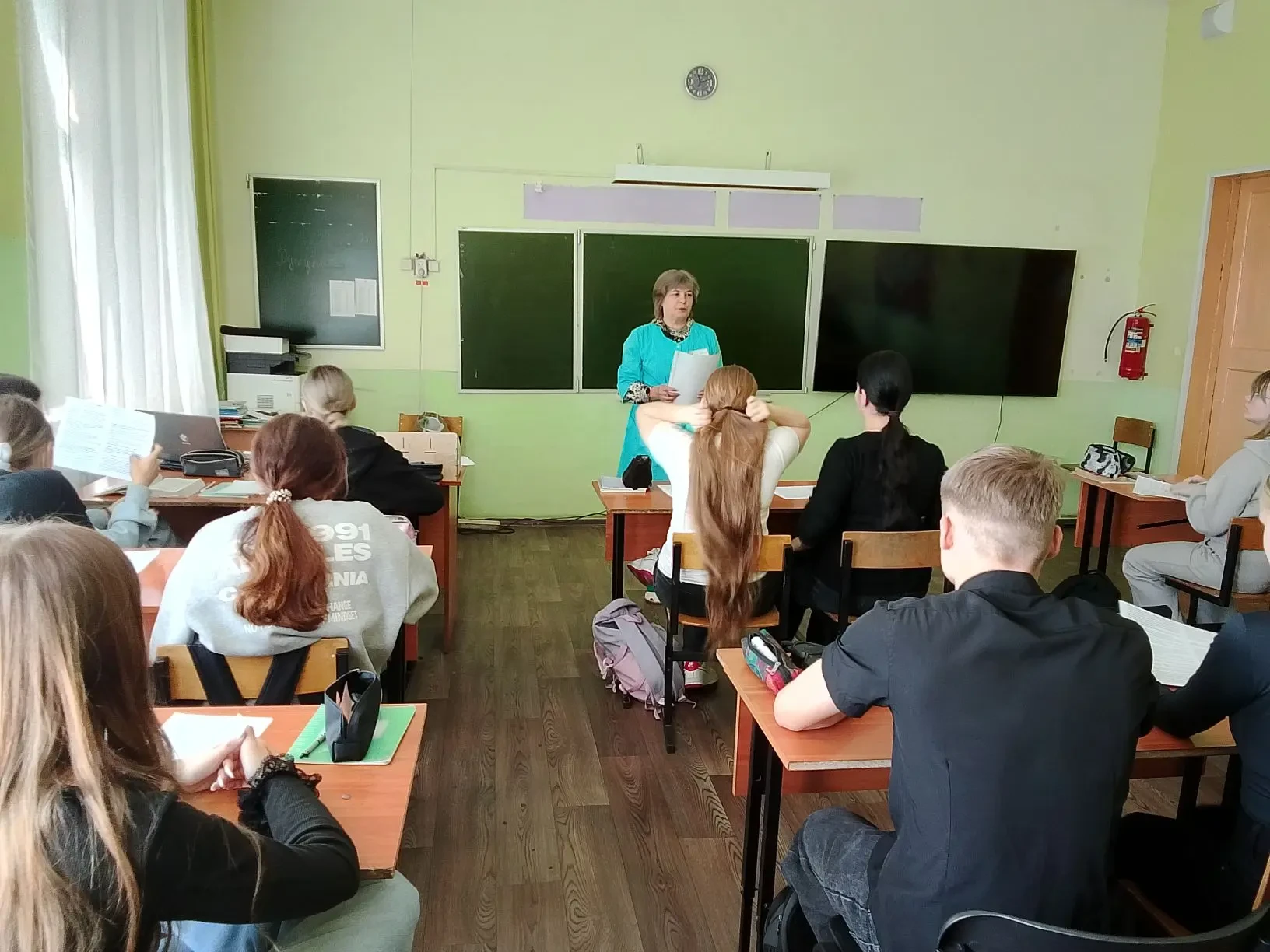 🗣️Медицинская сестра школы Есина Ирина Николаевна провела лекцию для девятиклассников ...