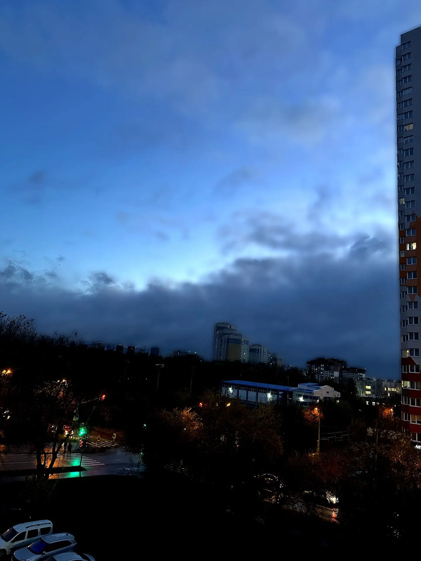 6:30 - рассвет в городе Е…