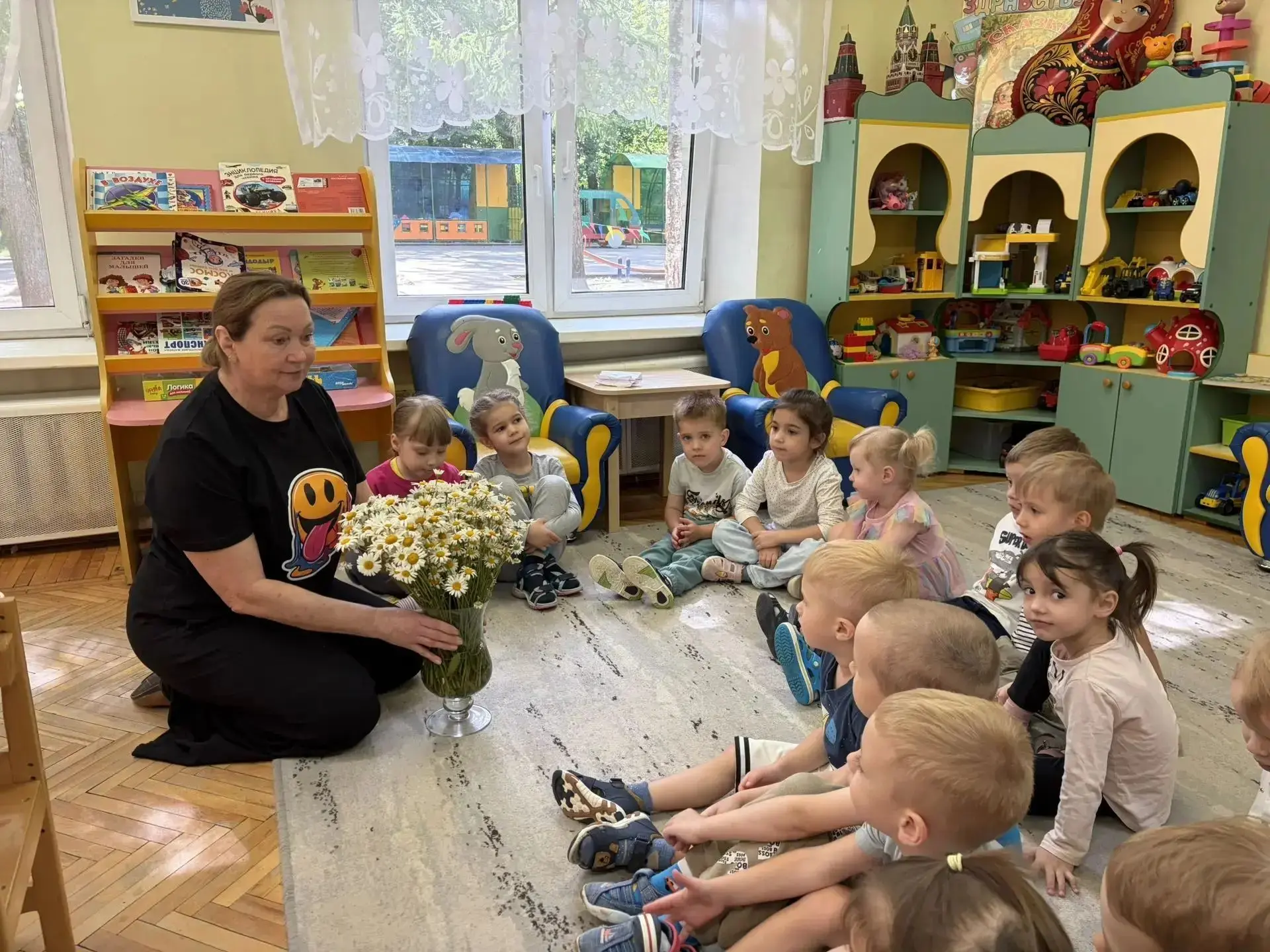 🌼 День ромашек в нашей школе! 

Вчера, 8 июля, мы отметили замечательный праздник — День семьи, люб