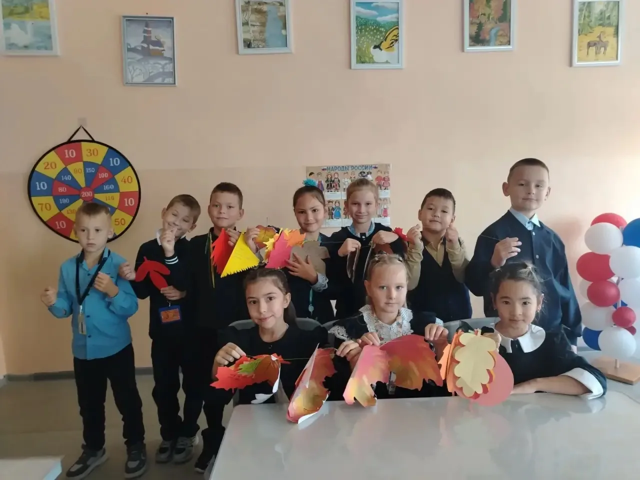 🎉 Ученики 2 «А» класса присоединились к трогательной акции «Букет добрых слов» ко Дню ...