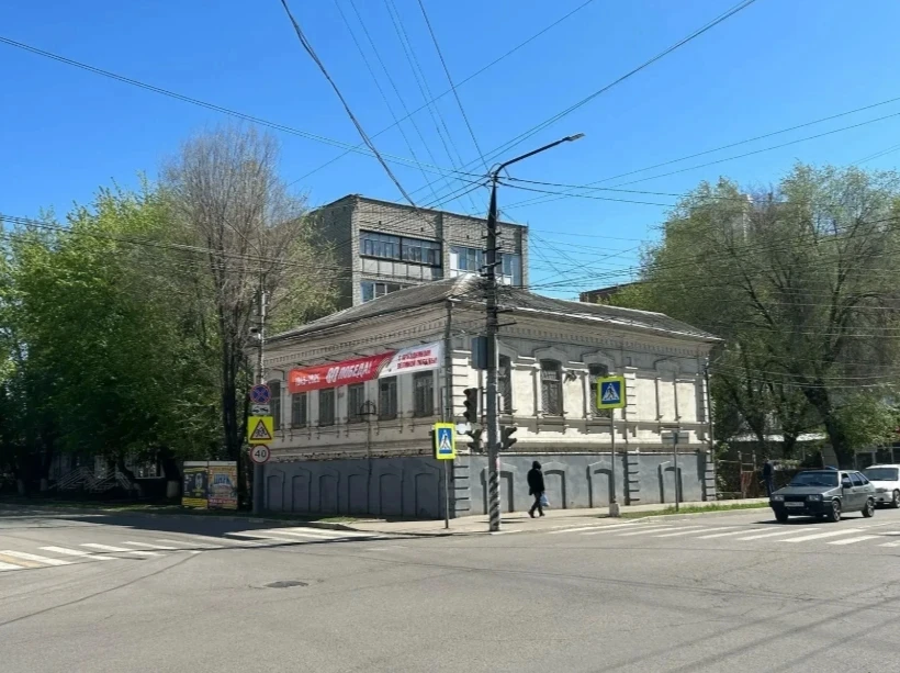В Энгельсе дом бывшего радиокомитета стал памятником регионального значения

Здание на пересечении у