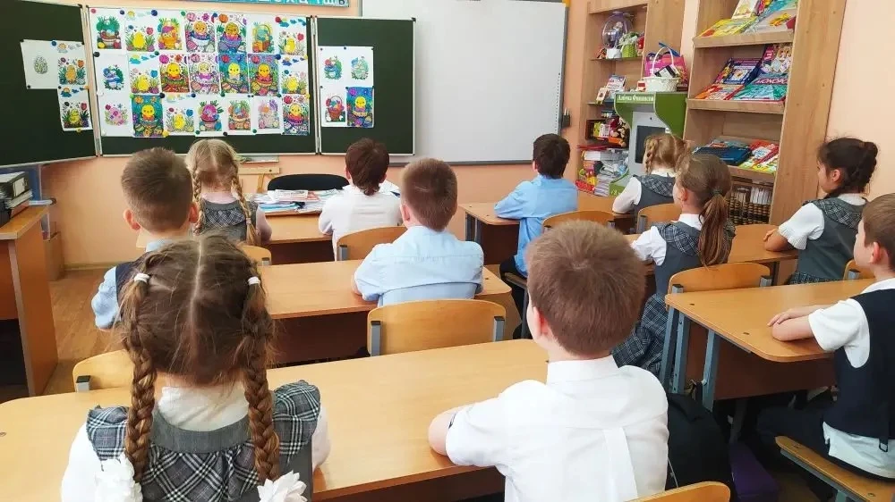 🐣 Творческая подготовка к Пасхе во 2 «А» классе  Учащиеся 2 «А» класса под руководством классного ру