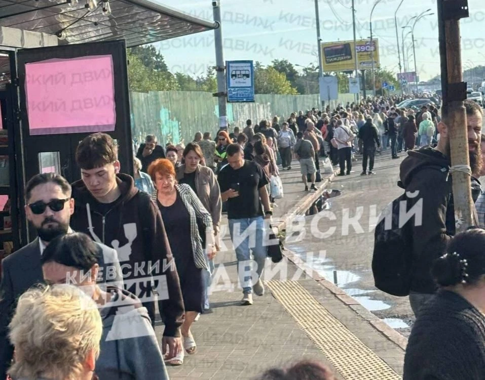 🇺🇦 💥 Транспортный паралич: Киев застрял в километровых пробках после ударов по оборо...