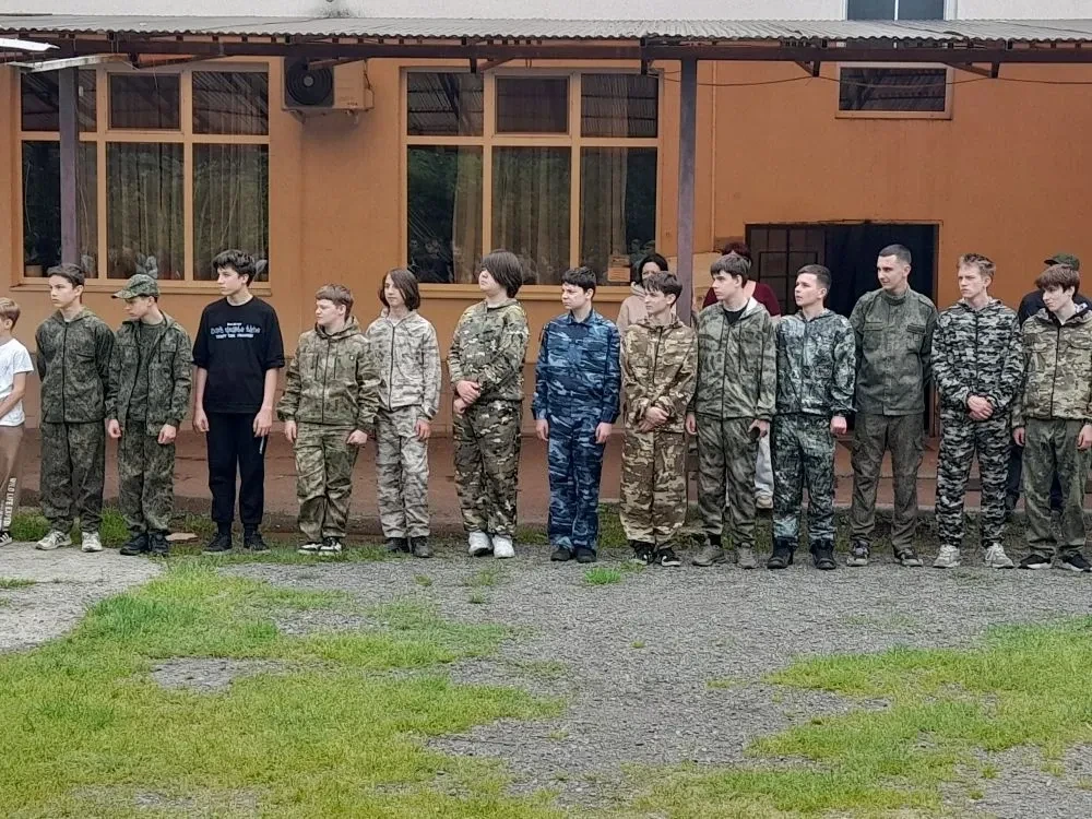 Летний поход как школа жизни: на базе «Ореховая» прошёл военно-патриотический слёт
 
Лето — это не т