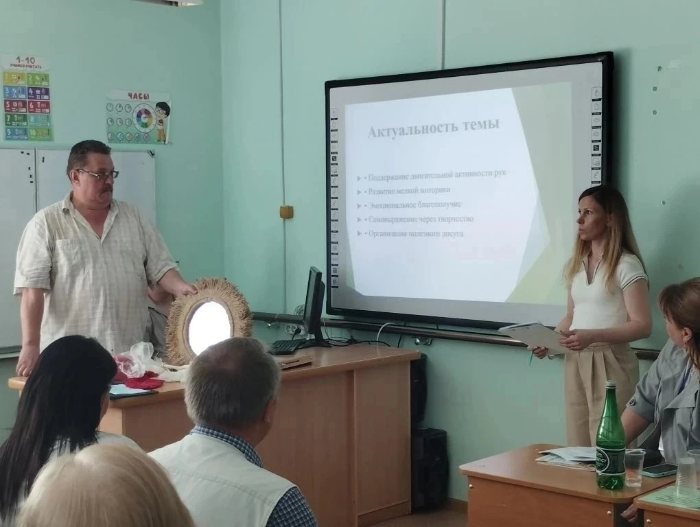 🤝Обмен опытом и новые горизонты для заботы о старшем поколении  🏡💼Специалисты Кардымовского дома-инт