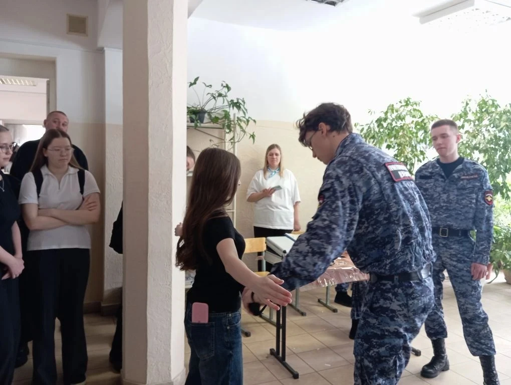 🚀 Шаг к будущему: 9 «Б» класс на областном интенсиве в Экономическом университете!   🗓 17 февраля на