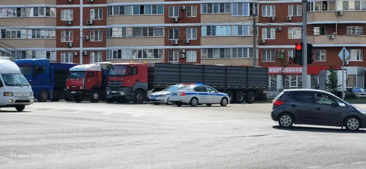 🚔 Сегодня на островке безопасности между Петра Метальникова и Московской работает наряд ДПС

Недавн