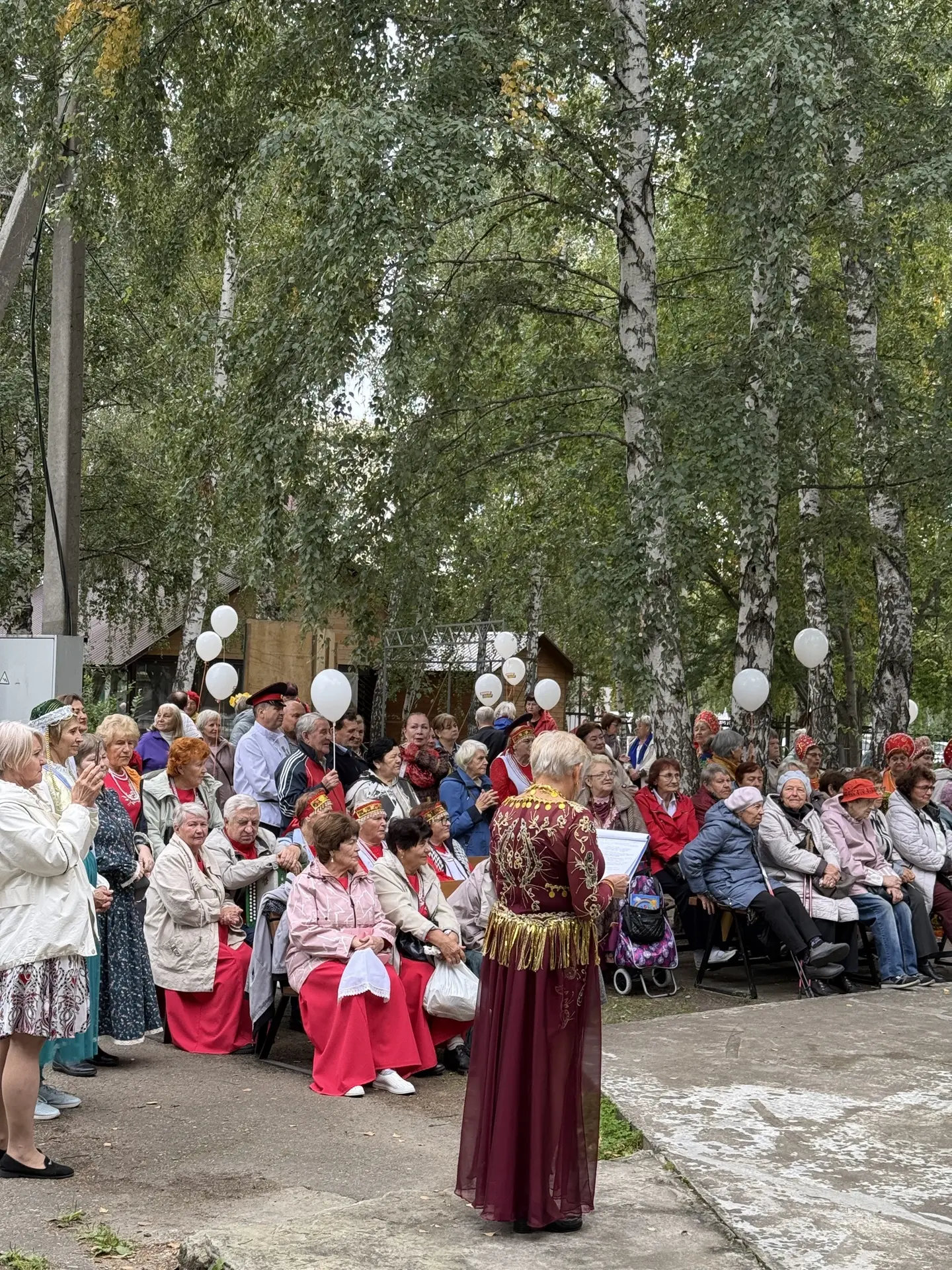 В парке "Лесная сказка" проходит фестиваль творчества "Город, где живет Лесная сказка".