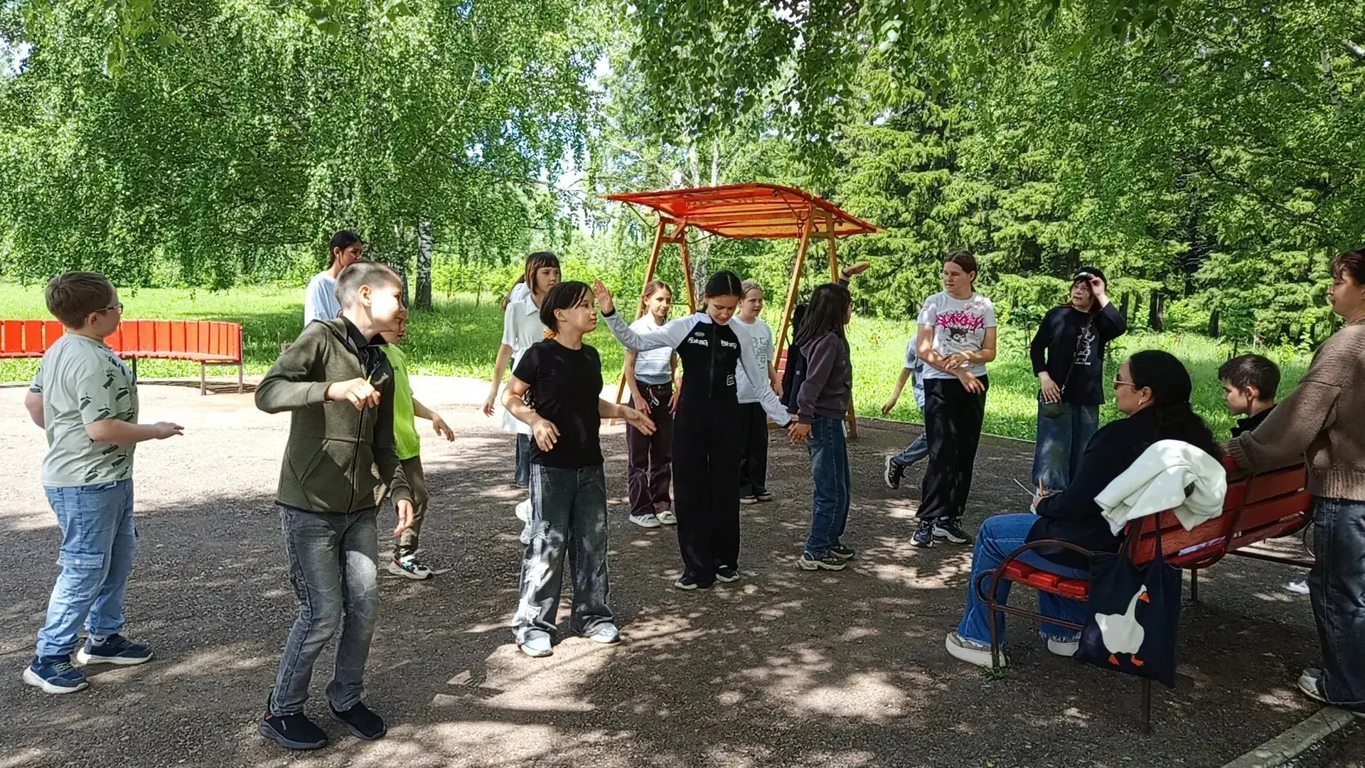 9 июня в лагере дневного пребывания состоялся грандиозный праздник — День рождения! Всем лагерем поз