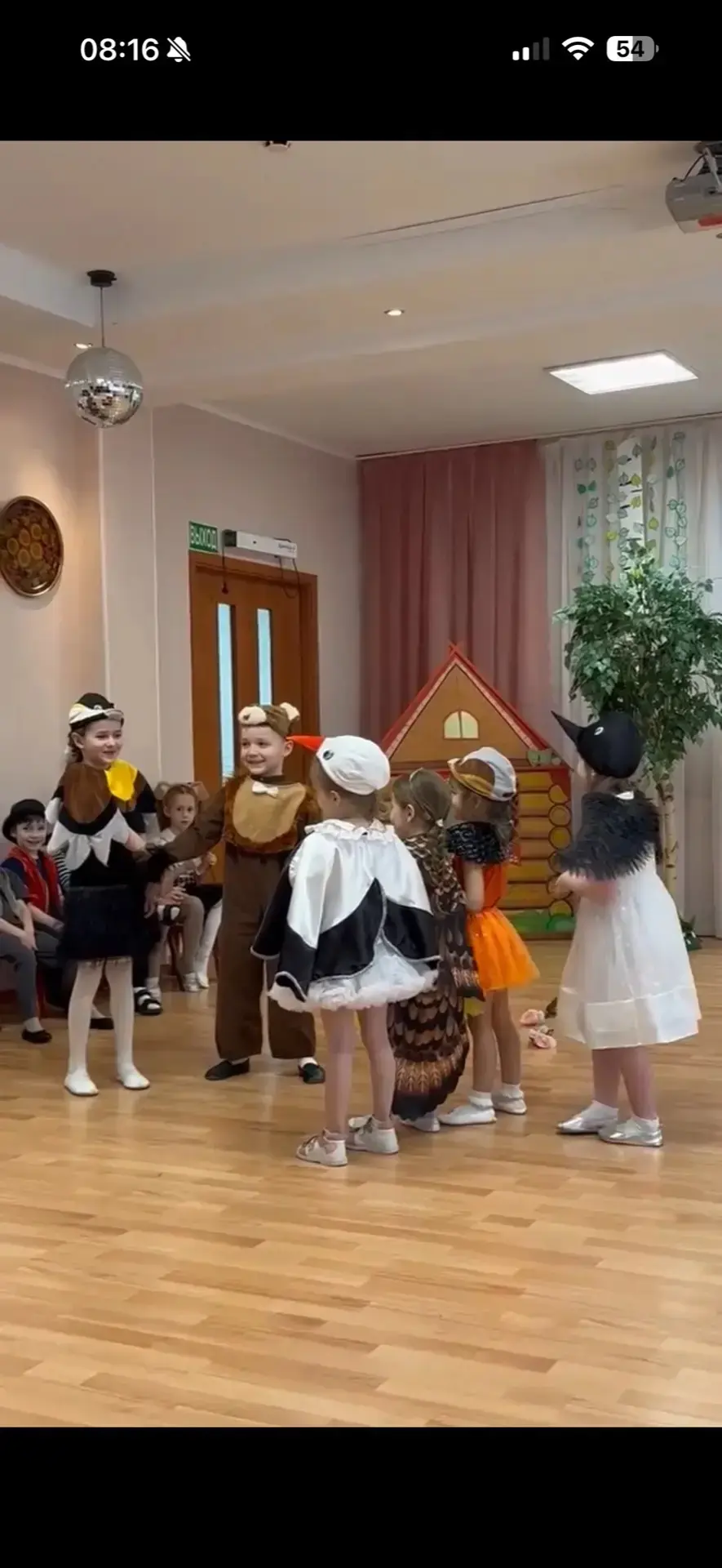 Лесные сказки ожили на сцене 🌿  🪆В дошкольном корпусе «Искорка» прошел яркий и добрый спектакль «Лес