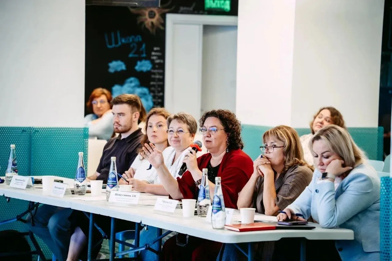 «Технологический практикум: от данных к прототипу ИИ-агента»