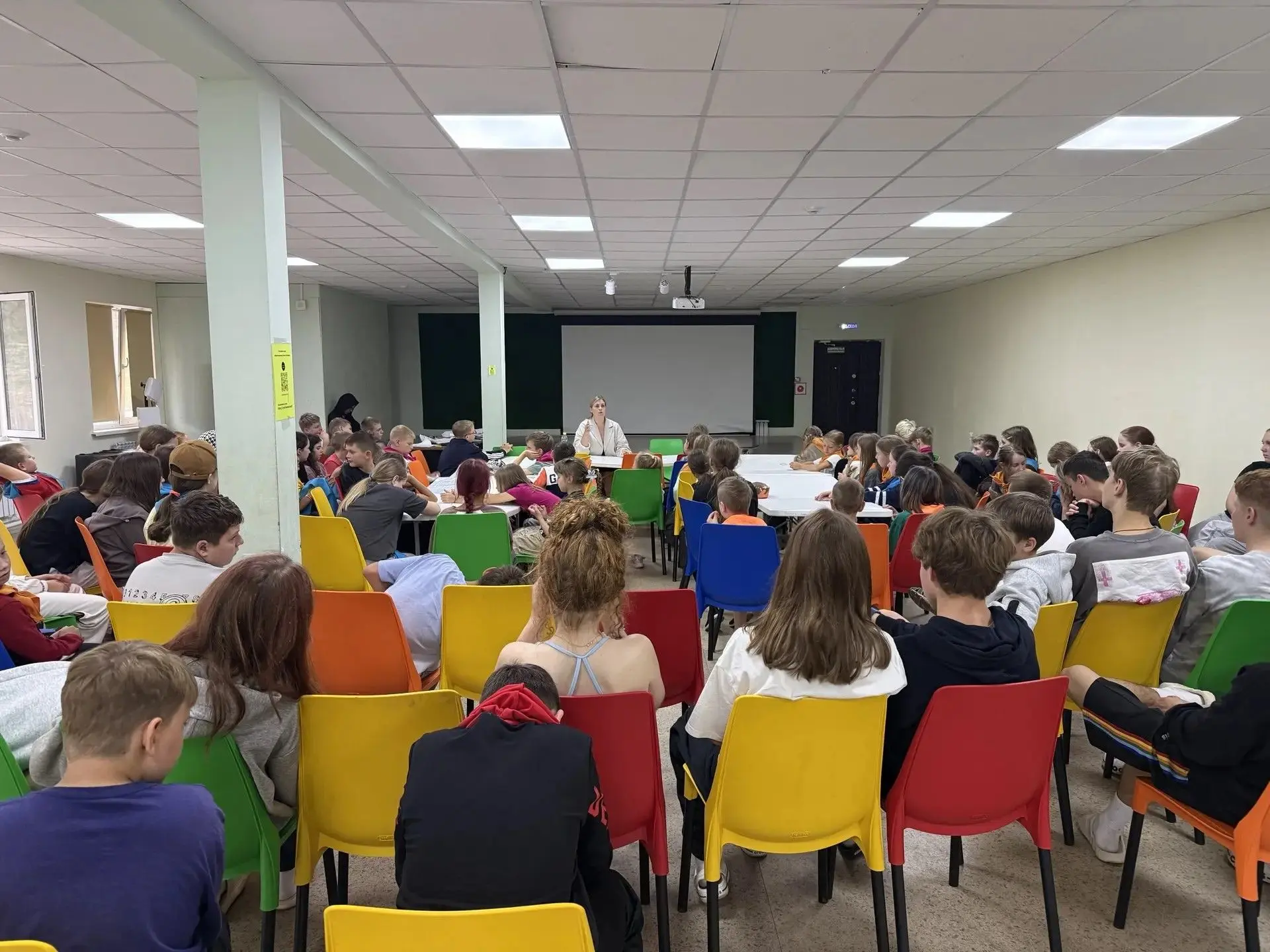 🎓Правовая грамотность с ранних лет: молодые адвокаты Брянщины провели открытый урок в ...