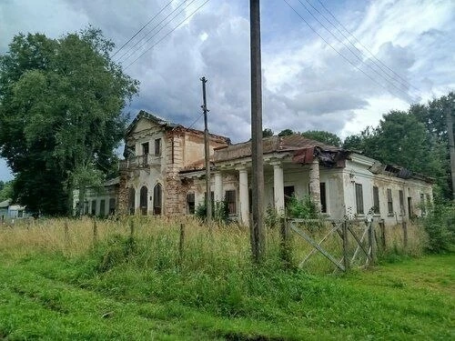 В Общественном совете при Минстрое России предложили селить семьи по усадьбам, чтобы по...