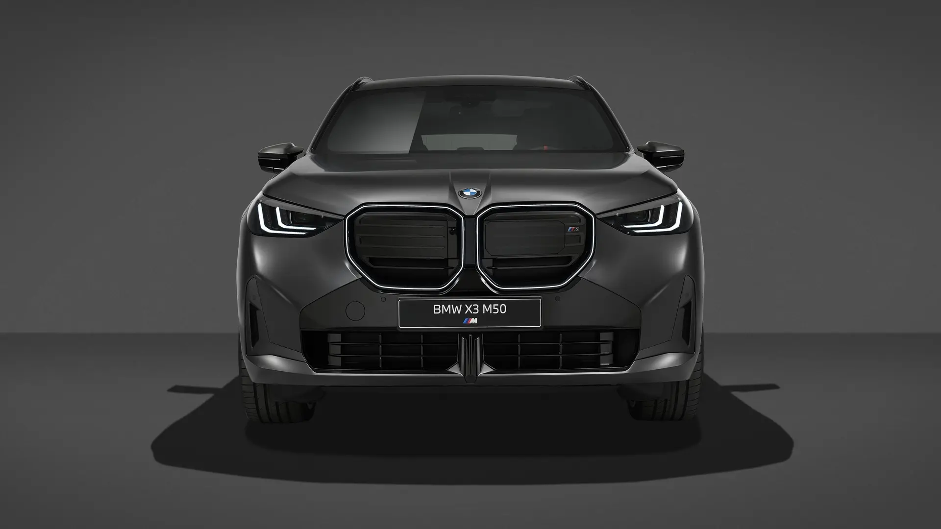 Чёрные — даже шильдики: BMW выпустила ультратёмную версию кроссовера X3