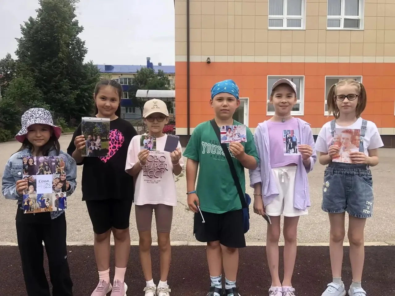 Десятый  день в лагере начался с флешмоба. В нем ребята участвуют с удовольствием.  Пол...