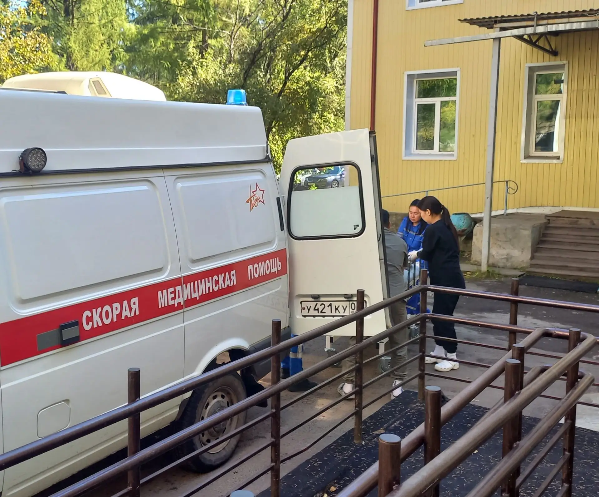 🚑 Пострадавшего от нападения медведя, в улусе Хуртага, доставили в Закаменскую централ...
