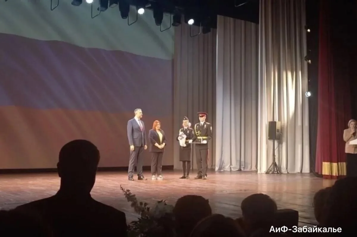 🕯️ В Чите почтили память школьника, отдавшего жизнь за друга