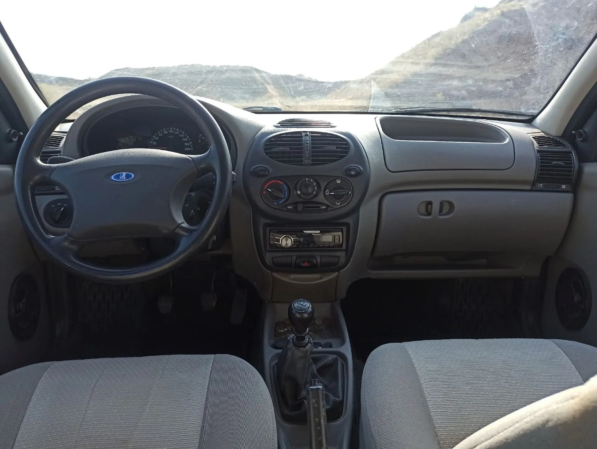 🚗 LADA KALINA (2011)
