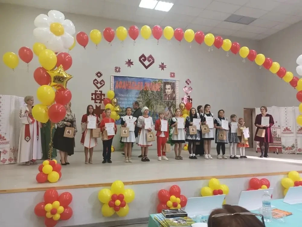 🎤 «Афанасьевские чтения» в Новом Ильмово: наши ученики читали стихи!
В селе Новое Ильмово состоялис