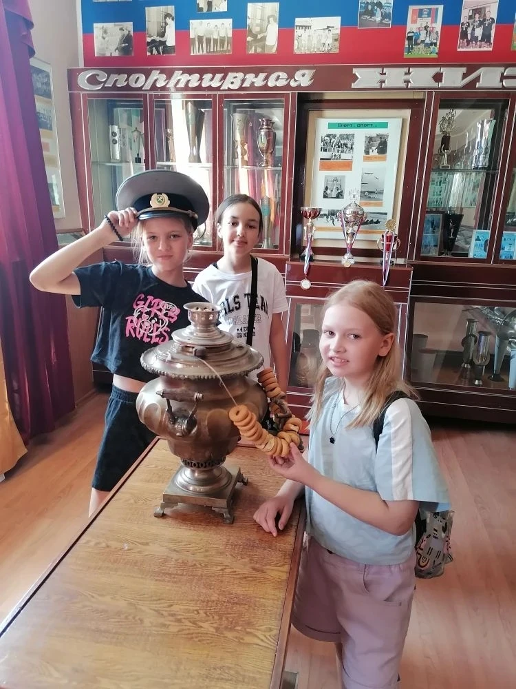 Экскурсия в Иланское депо: Патриоты, Рукодельницы и отряд "Зебра" познают мир железных дорог

Отряды
