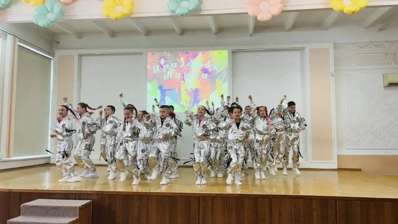 💃В Гимназии №7 состоялся традиционный праздник танца!  Ученики начальной школы и наши педагоги-хорео